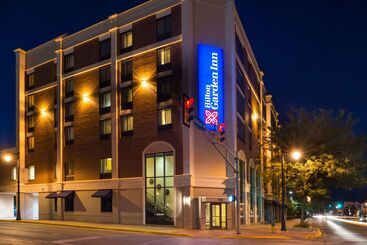 هتل Hilton Garden Inn Terre Haute