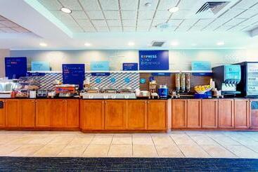 هتل Holiday Inn Express & Suites Bradenton East Lakewood Ranch, An Ihg