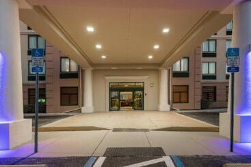 هتل Holiday Inn Express & Suites Bradenton East Lakewood Ranch, An Ihg