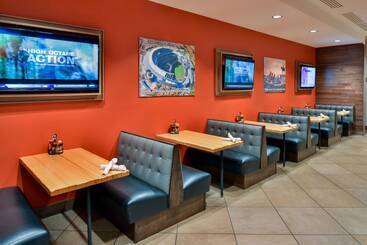 هتل Holiday Inn Kansas City Airport, An Ihg