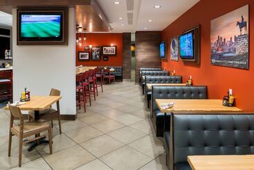 هتل Holiday Inn Kansas City Airport, An Ihg