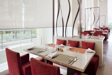 Hotel Holiday Inn Mumbai International Airport, An Ihg