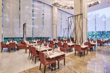 Hotel Holiday Inn Mumbai International Airport, An Ihg