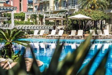 호텔 Il Campanario Villaggio Resort