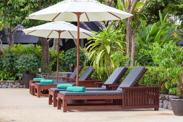 هتل Kamala Beach Estate Resort   Sha Extra Plus