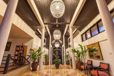 هتل Kamala Beach Estate Resort   Sha Extra Plus