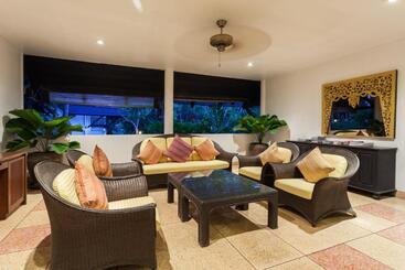 هتل Kamala Beach Estate Resort   Sha Extra Plus