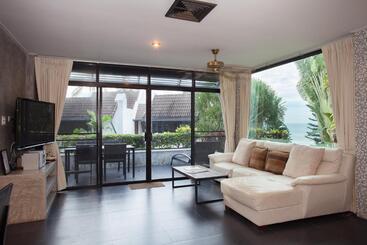 هتل Kamala Beach Estate Resort   Sha Extra Plus