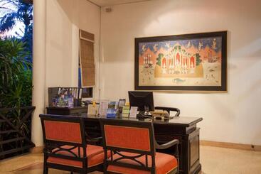 هتل Kamala Beach Estate Resort   Sha Extra Plus