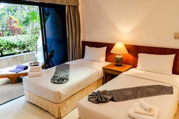 هتل Kamala Beach Estate Resort   Sha Extra Plus