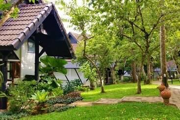 هتل Kamala Beach Estate Resort   Sha Extra Plus
