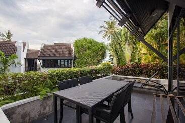 هتل Kamala Beach Estate Resort   Sha Extra Plus