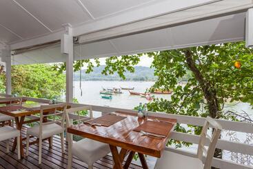 هتل Kamala Beach Estate Resort   Sha Extra Plus