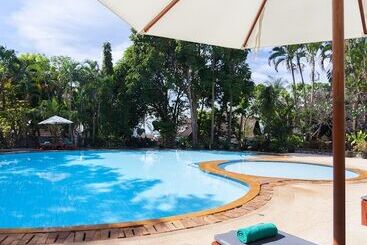 هتل Kamala Beach Estate Resort   Sha Extra Plus