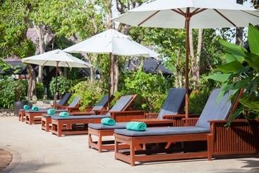 هتل Kamala Beach Estate Resort   Sha Extra Plus