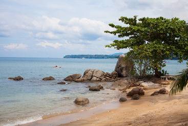 هتل Kamala Beach Estate Resort   Sha Extra Plus