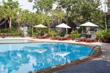 هتل Kamala Beach Estate Resort   Sha Extra Plus