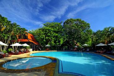 هتل Kamala Beach Estate Resort   Sha Extra Plus
