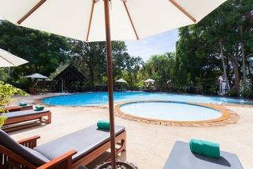 هتل Kamala Beach Estate Resort   Sha Extra Plus