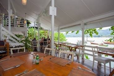 هتل Kamala Beach Estate Resort   Sha Extra Plus