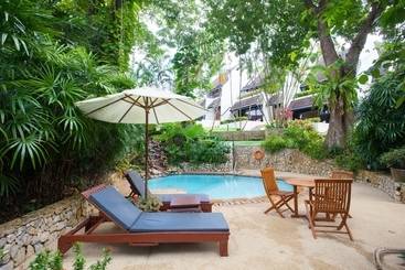 هتل Kamala Beach Estate Resort   Sha Extra Plus