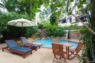 هتل Kamala Beach Estate Resort   Sha Extra Plus
