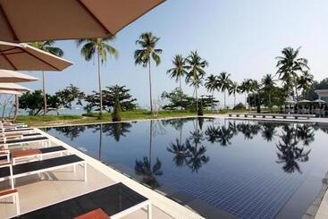 Kantary Beach Hotel Villas & Suites