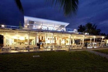 Kantary Beach Hotel Villas & Suites