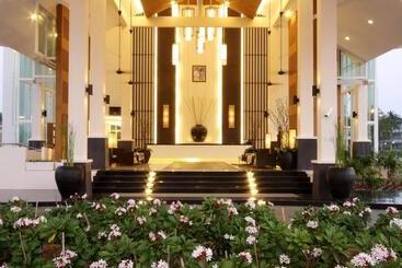 Kantary Beach Hotel Villas & Suites