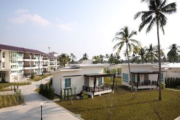 Kantary Beach Hotel Villas & Suites