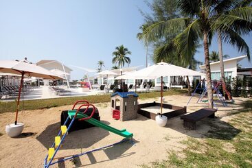Kantary Beach Hotel Villas & Suites