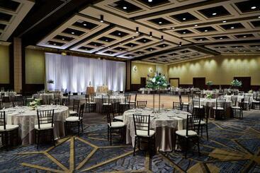 هتل Lancaster Marriott At Penn Square