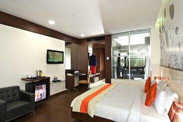 Mind Space Hotel, Pimpri