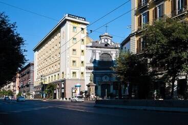 هتل Naples