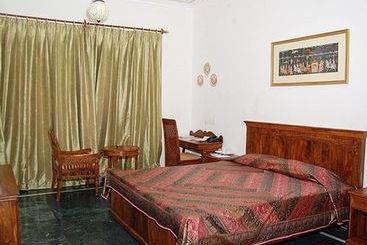 Hotel Sara Vilas