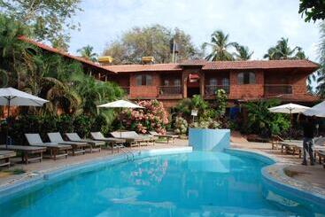 هتل Sea Breeze Beach Resort Candolim Goa