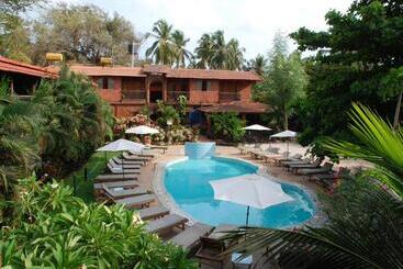 هتل Sea Breeze Beach Resort Candolim Goa