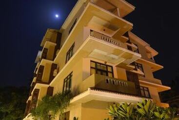 هتل Sinq Beach Resort