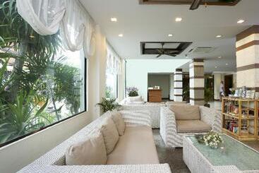 هتل The One Bay Breeze