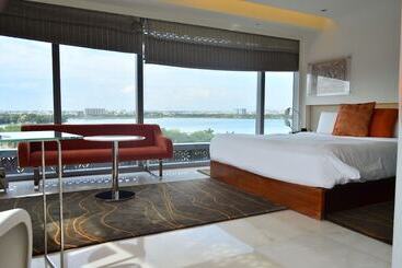 فندق The Park Hyderabad, Banjara Hills Near Hussain Sagar Lake