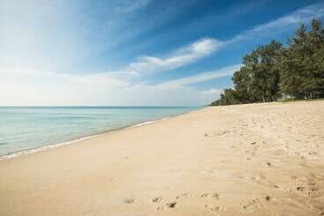 D Varee Mai Khao Beach Resort, Thailand
