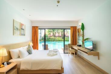 D Varee Mai Khao Beach Resort, Thailand