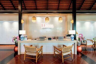D Varee Mai Khao Beach Resort, Thailand