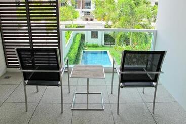 Two Villas Holiday Phuket: Oxygen Bang Tao Beach