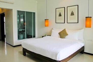 Two Villas Holiday Phuket: Oxygen Bang Tao Beach