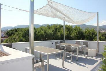 Apartamentos Caru