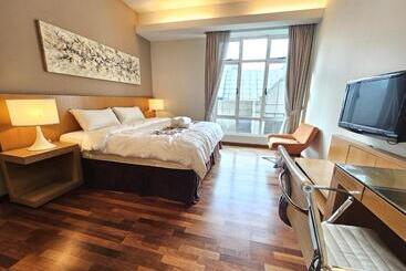 Cormar Suites Serviced Apartment