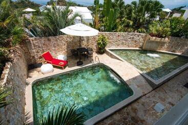Gaia Hotel & Reserve Adults Only