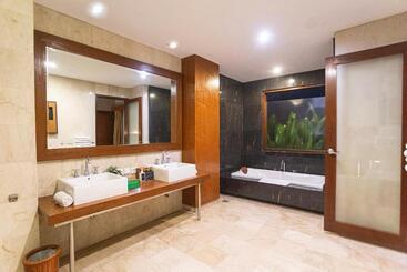 هتل Abi Bali Resort And Villa