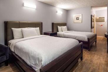 هتل Apple Valley Inn Pigeon Forge